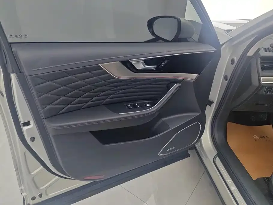 Hongqi HS5 Facelift 2.0T Smart Flag Enjoyment Edition 2022 — фото 7