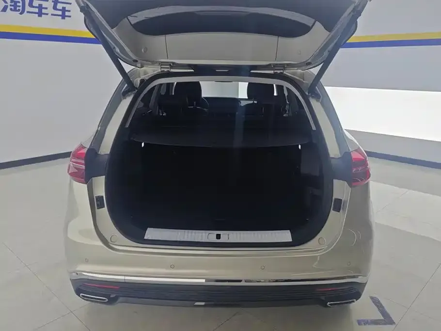 Hongqi HS5 Facelift 2.0T Smart Flag Enjoyment Edition 2022 — фото 4