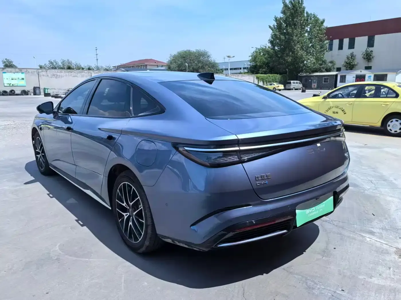 BYD Seal 07 DM-i Smart Drive Edition DM-i 1.5L 125km Premium 2025 — фото 8