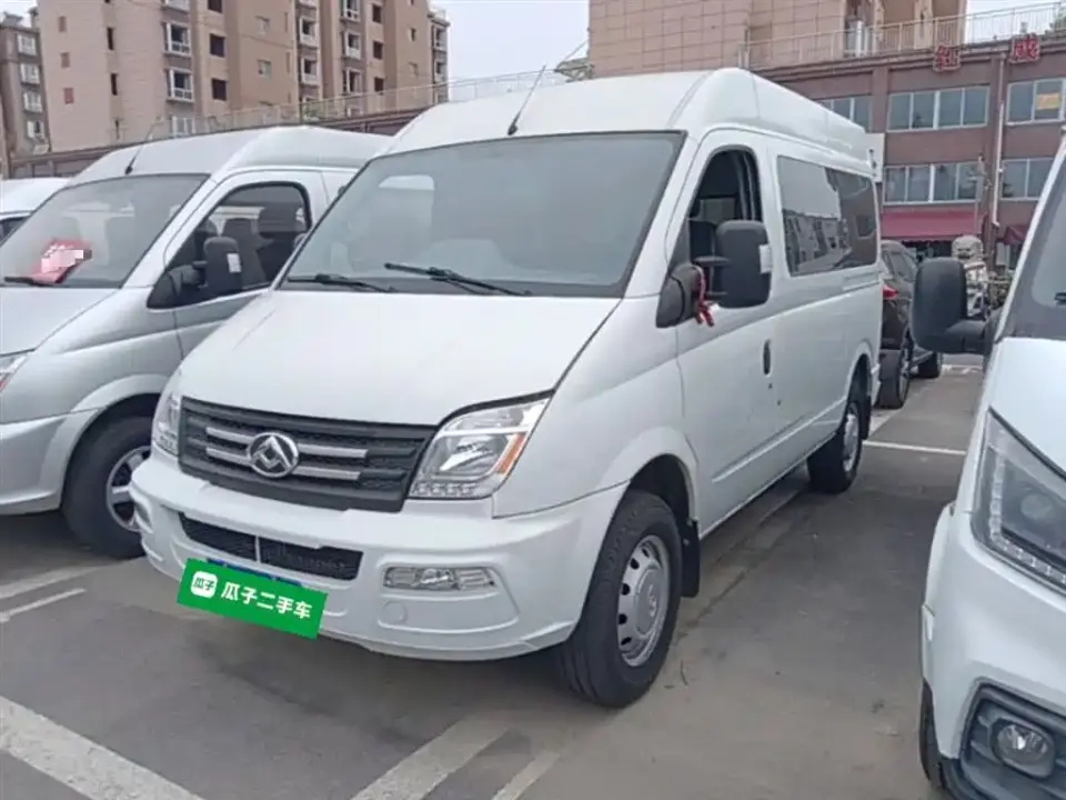 SAIC Maxus Xintu V80 2.0T Manual Classic Aoyun Short Wheelbase Medium Roof 5/6 Seats 2023