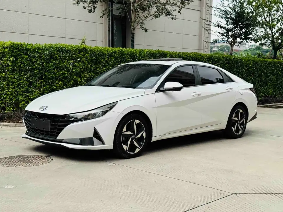 Hyundai Elantra 240TGDi DCT LUX Premium Edition 2022