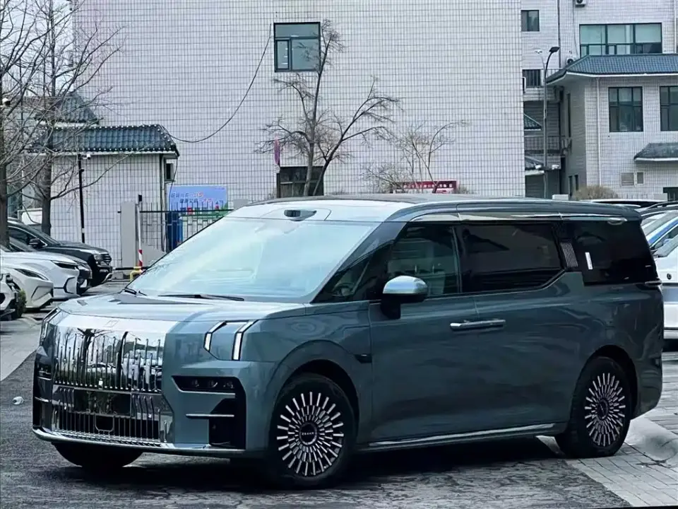 Zeekr 009 6-seat Executive AWD 108kWh 2025