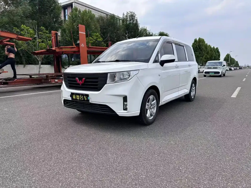 Wuling Motors Wuling Hongguang PLUS 1.5T Manual Comfort 7-Seater 2020