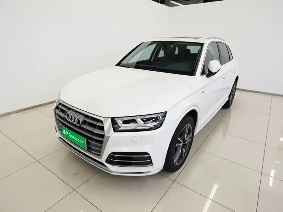 Audi Q5L Facelift 40 TFSI Honor Fashion 2021