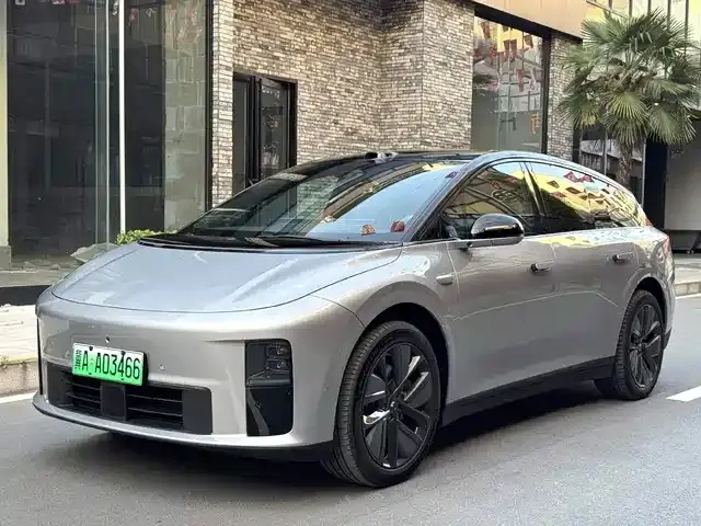 Li Auto i6 4WD Base Model 2026