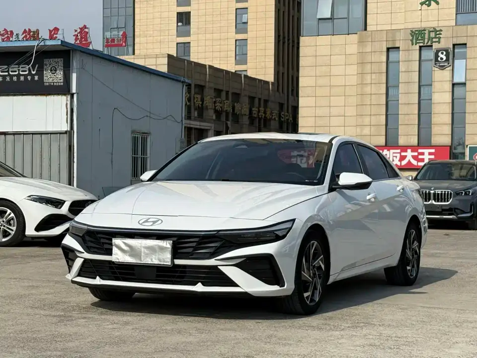 Hyundai Elantra Model 1.5L CVT LUX Premium Edition 2023
