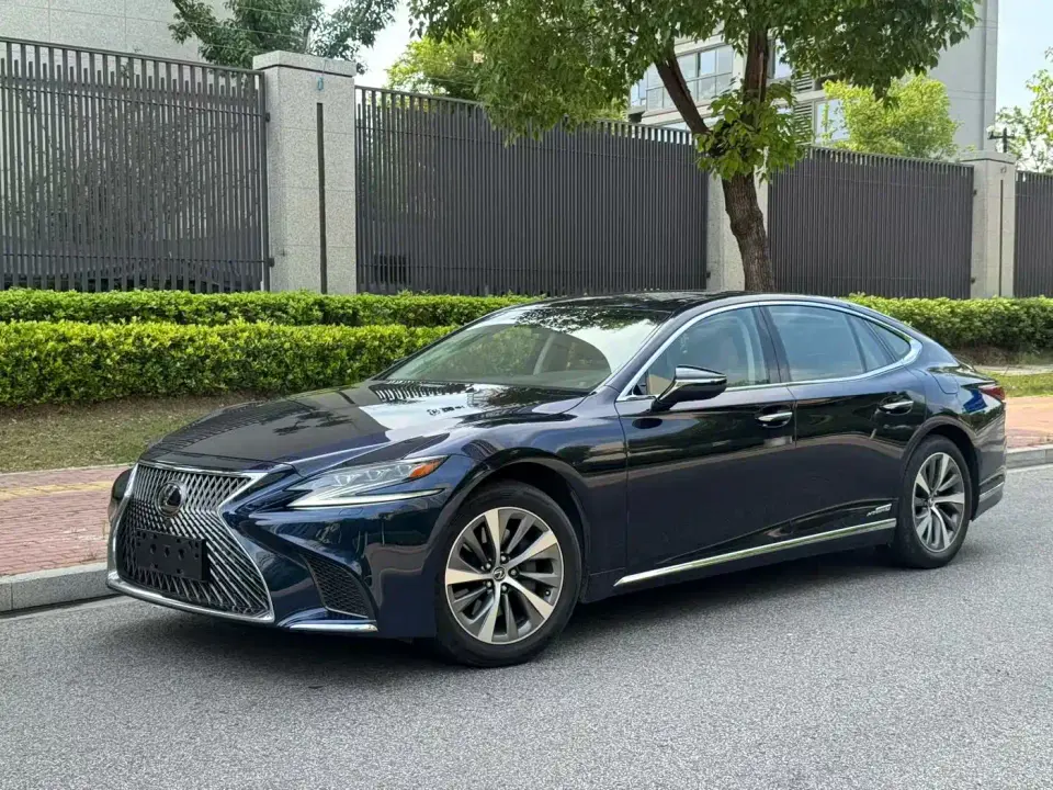 Lexus LS 500h Excellence (China VI) 2020