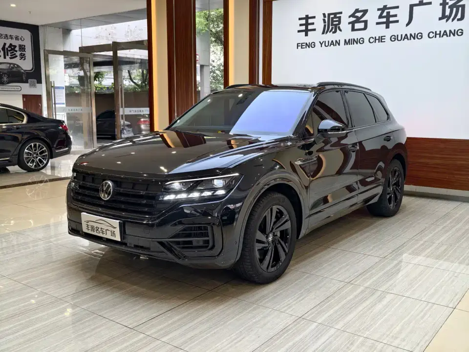 Volkswagen Touareg 3.0TSI R-Line Black Sports Package 2024