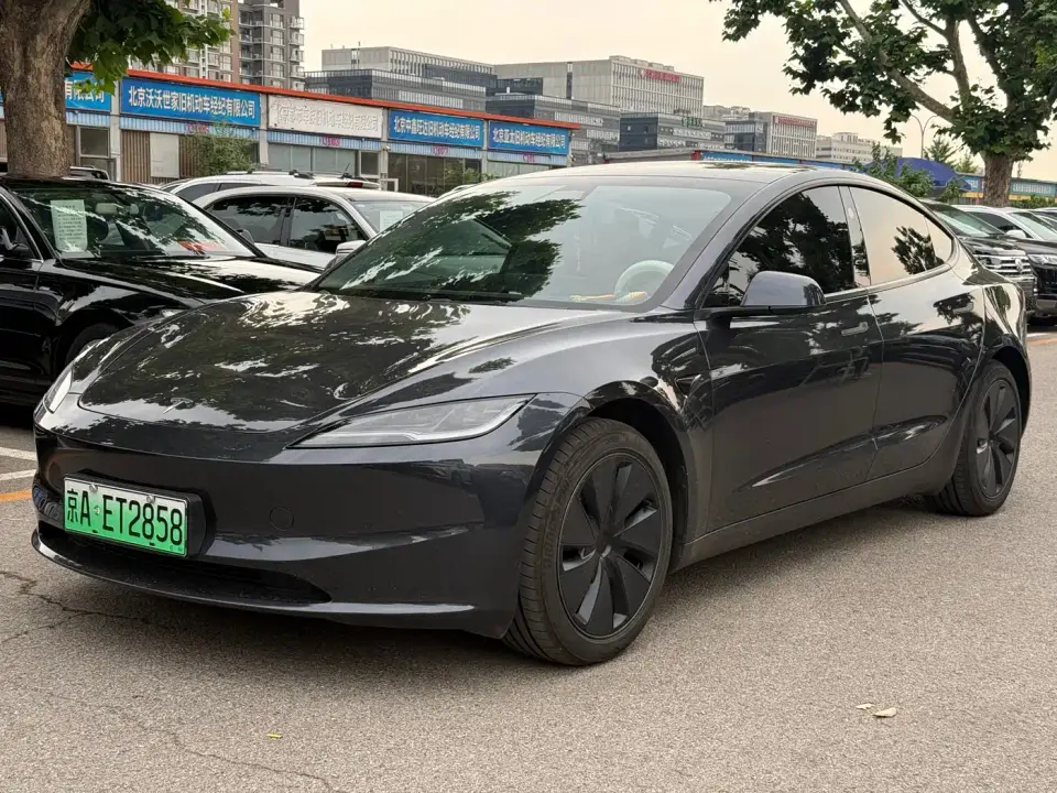 Tesla Model 3 Model Year Facelift Rear-Wheel Drive 2025