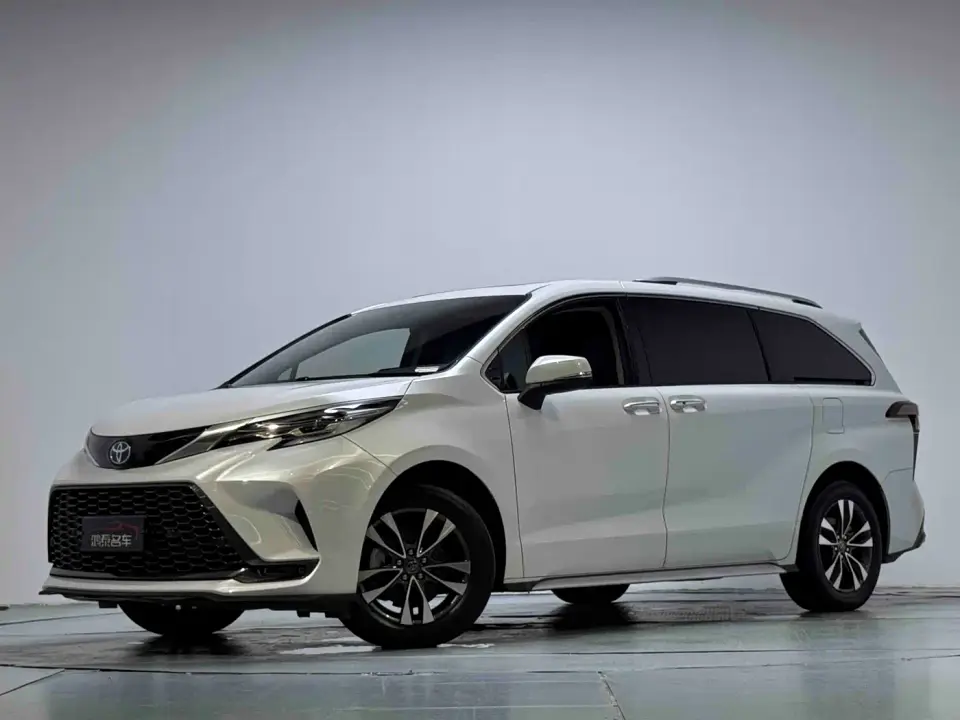 Toyota Granvia 2.5L Hybrid Luxury Edition 2024