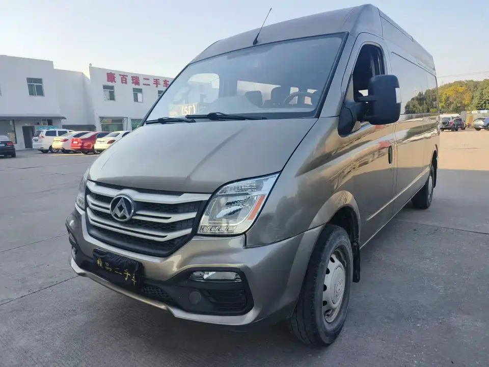 SAIC Maxus Xintu V80 Model 2.5T Classic 6-speed manual Aoyuntong long wheelbase medium roof 7-seater 2019