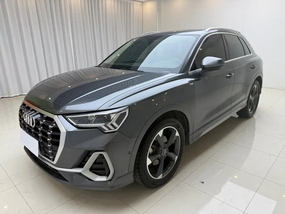 Audi Q3 35 TFSI Fashion Dynamic (1.4T) 2023
