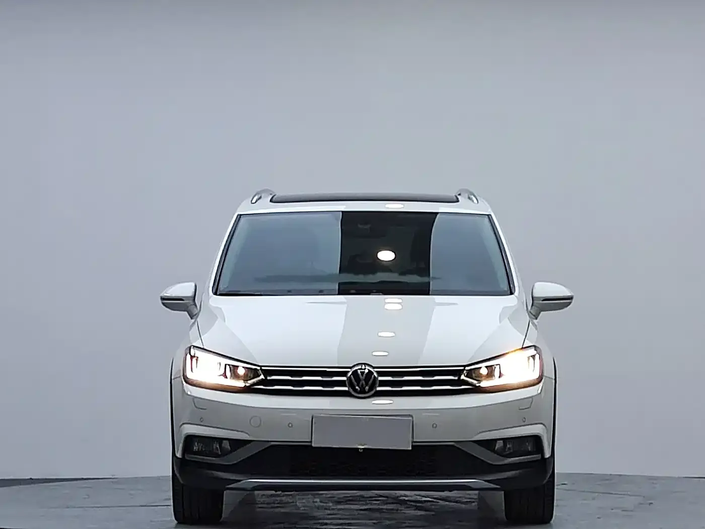 Volkswagen Touran Touran L 280TSI DSG Cross Edition 7-seater 2020 — фото 3