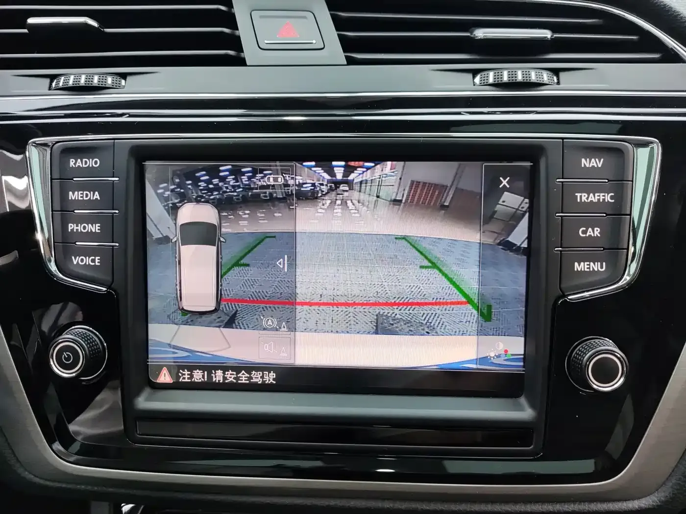 Volkswagen Touran Touran L 280TSI DSG Cross Edition 7-seater 2020 — фото 17