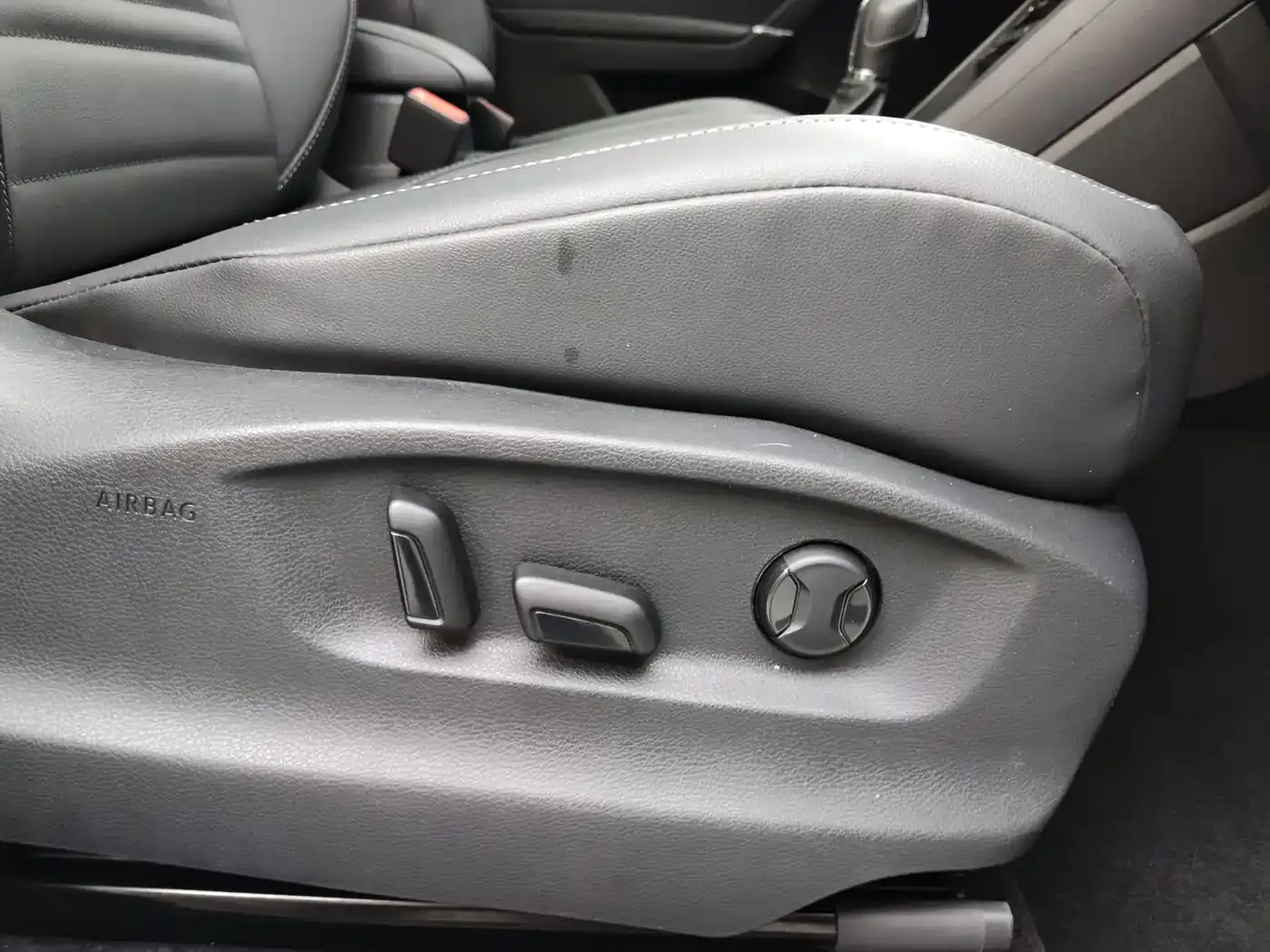 Volkswagen Touran Touran L 280TSI DSG Cross Edition 7-seater 2020 — фото 9