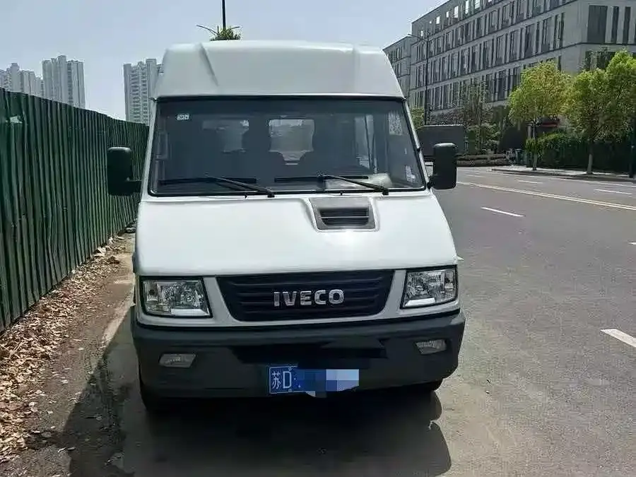 Iveco Daily Model 2.5T A35 Bus Single-Tire Low Roof 5-9 Seats China V 2020