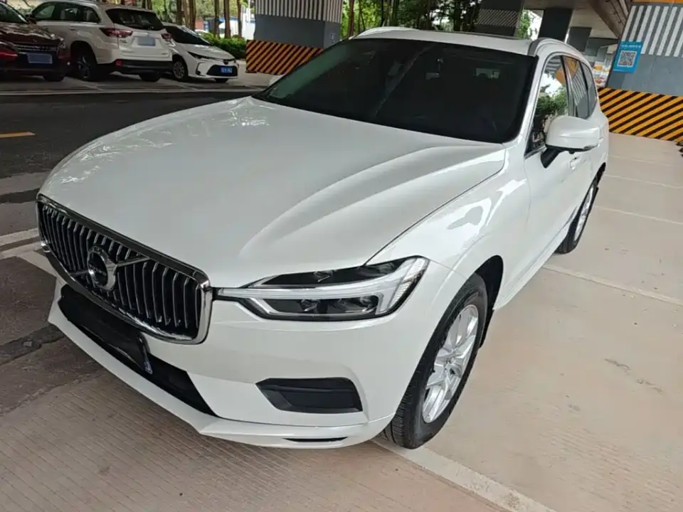 Volvo XC60 T5 4WD Intelligent Ease China VI 2019
