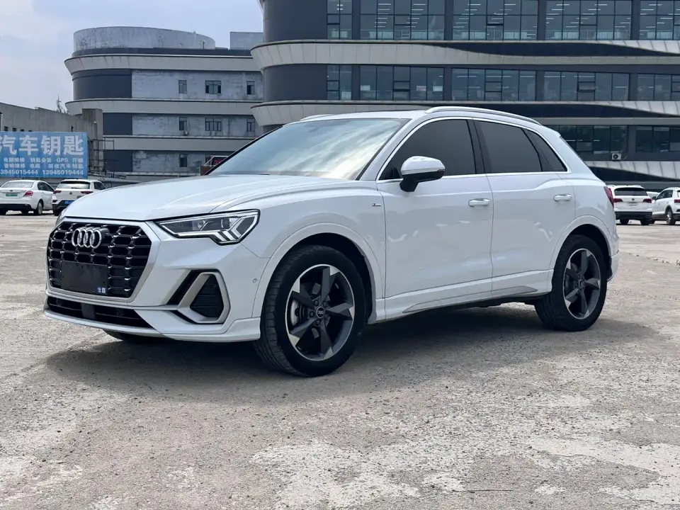 Audi Q3 35 TFSI Fashion Dynamic (1.4T) 2023