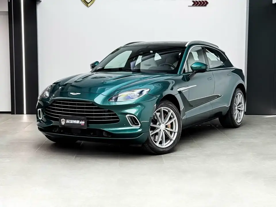 Aston Martin DBX 3.0T STRAIGHT-SIX 2023