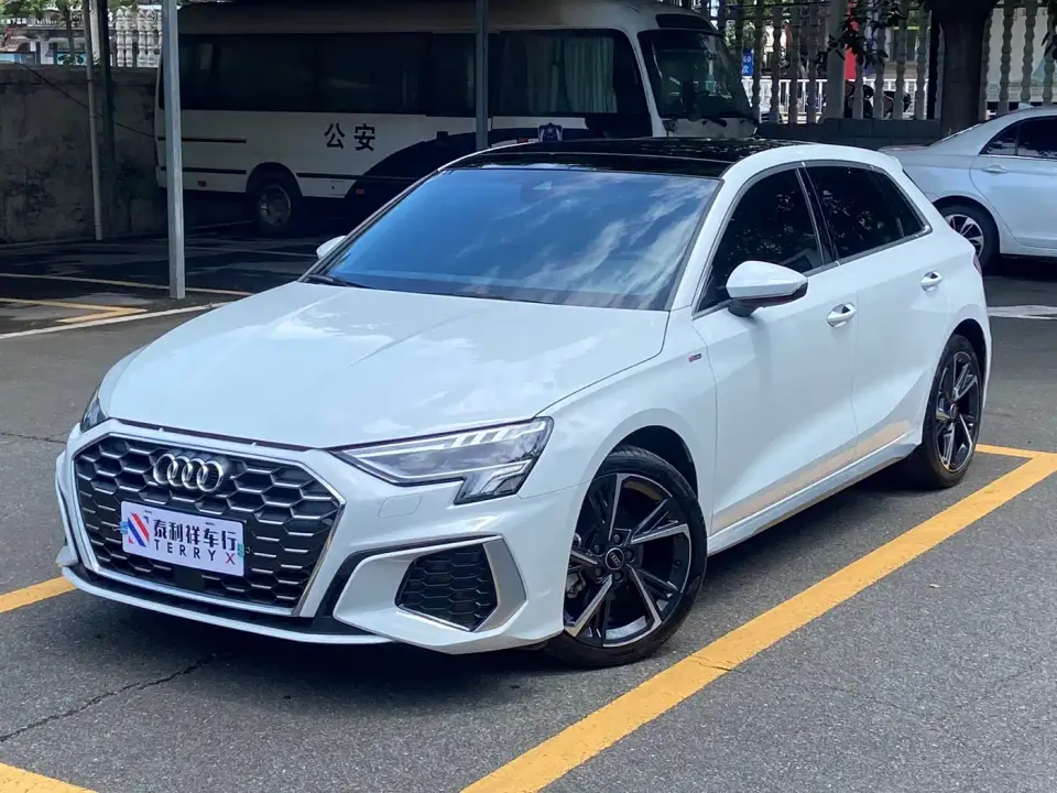 Audi A3 Facelift Sportback 35 TFSI Fashion Sport 2023
