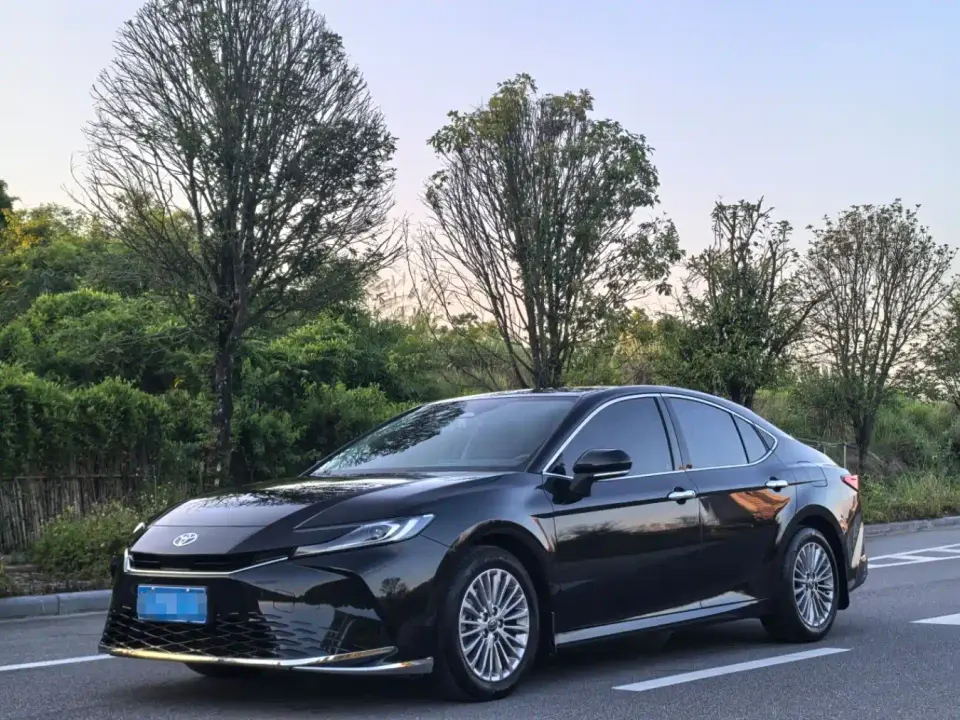 Toyota Camry 2.0GVP Luxury Edition 2024