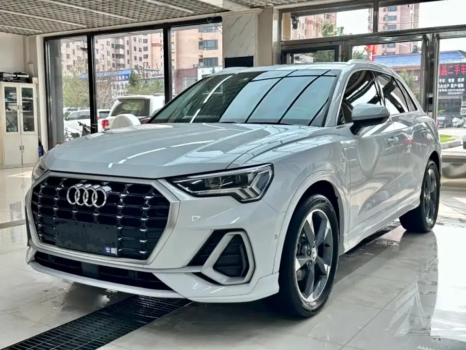 Audi Q3 35 TFSI Fashion Dynamic (1.4T) 2023