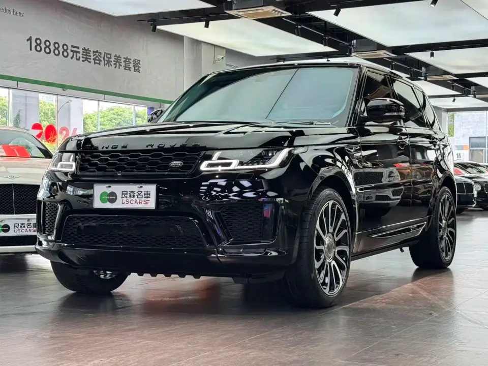 Land Rover Range Rover Sport 3.0 L6 Gloss Black Edition 2022