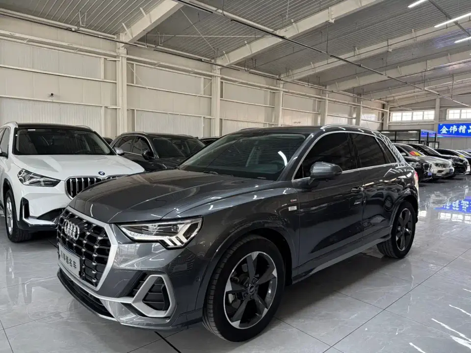 Audi Q3 35 TFSI Fashion Dynamic (1.4T) 2023