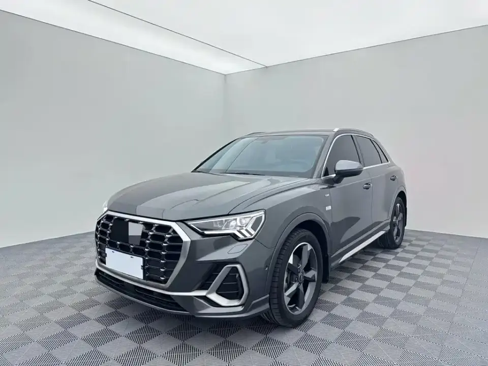 Audi Q3 35 TFSI Fashion Dynamic (1.4T) 2023