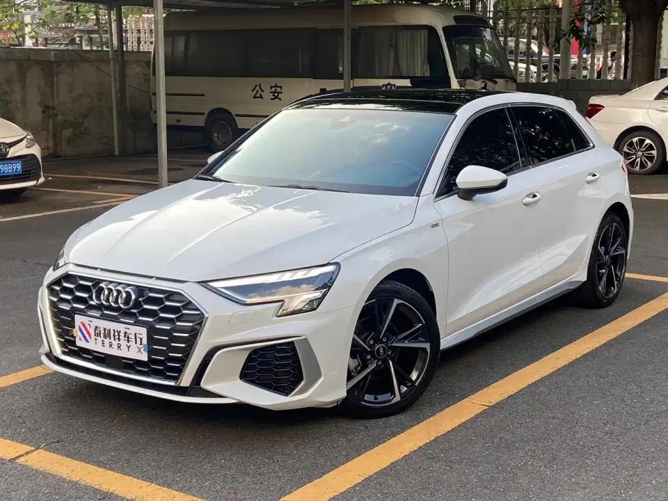 Audi A3 Facelift Sportback 35 TFSI Fashion Sport 2023