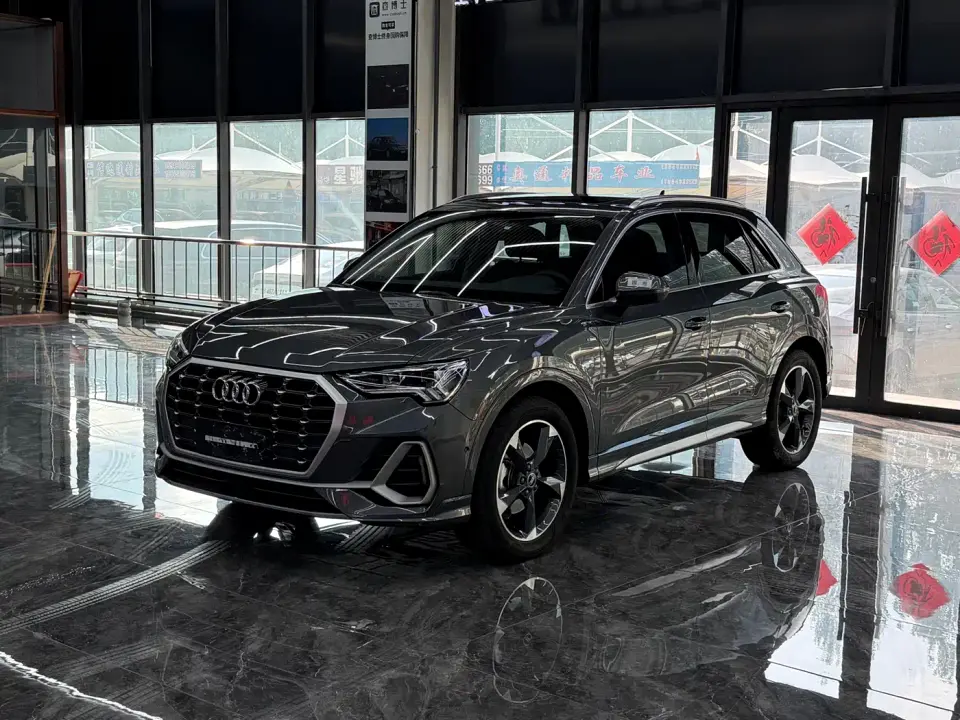Audi Q3 35 TFSI Fashion Dynamic (1.4T) 2023