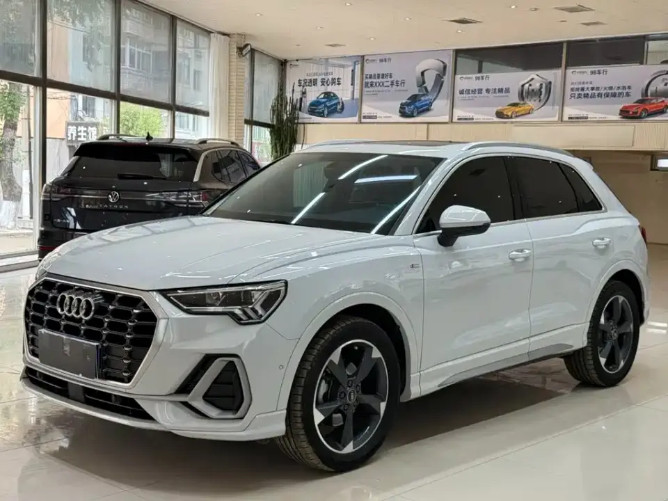 Audi Q3 35 TFSI Fashion Dynamic (1.4T) 2023