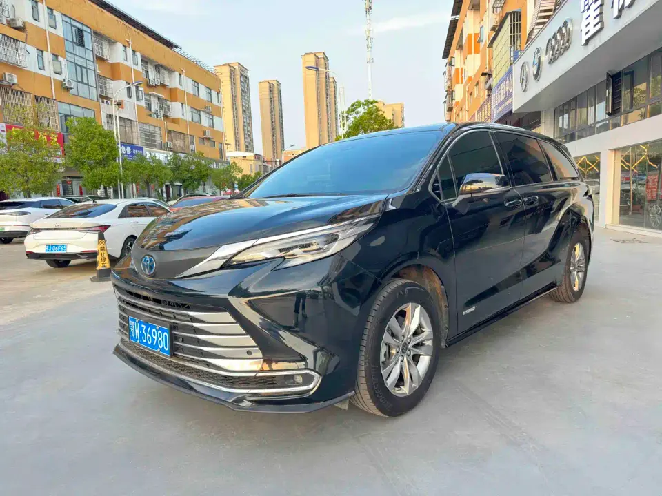Toyota Sienna 2.5L Hybrid Comfort Edition 2023