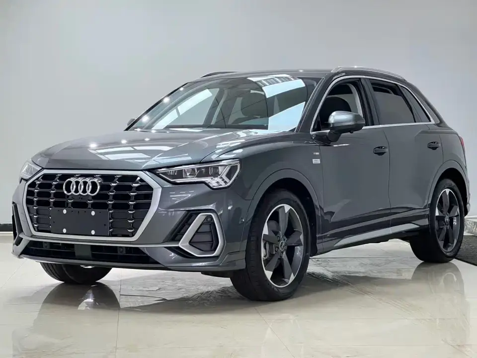 Audi Q3 35 TFSI Fashion Dynamic (1.4T) 2023