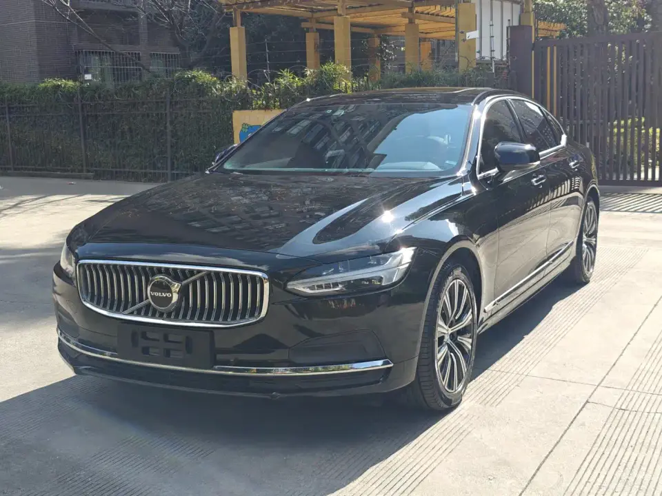 Volvo S90 B5 Momentum Luxury Edition 2021