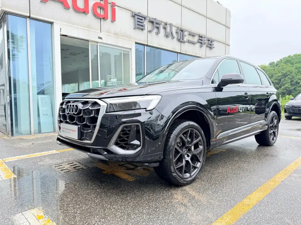 Audi Q7 55 TFSI quattro S line Sport 2025