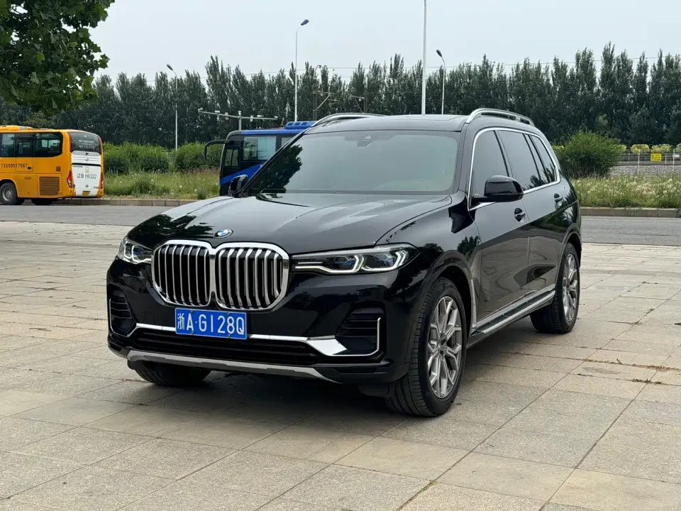 BMW X7 xDrive40i Premium Luxury Package 2021