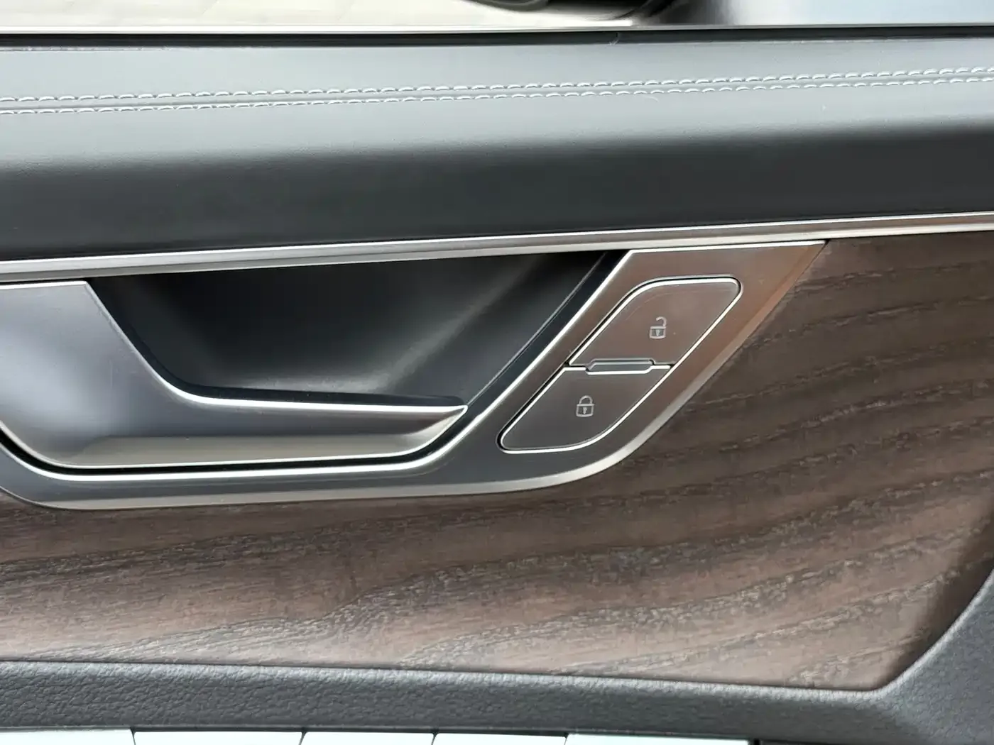Audi A6L 55 TFSI quattro Premium Dynamic 2023 — фото 13