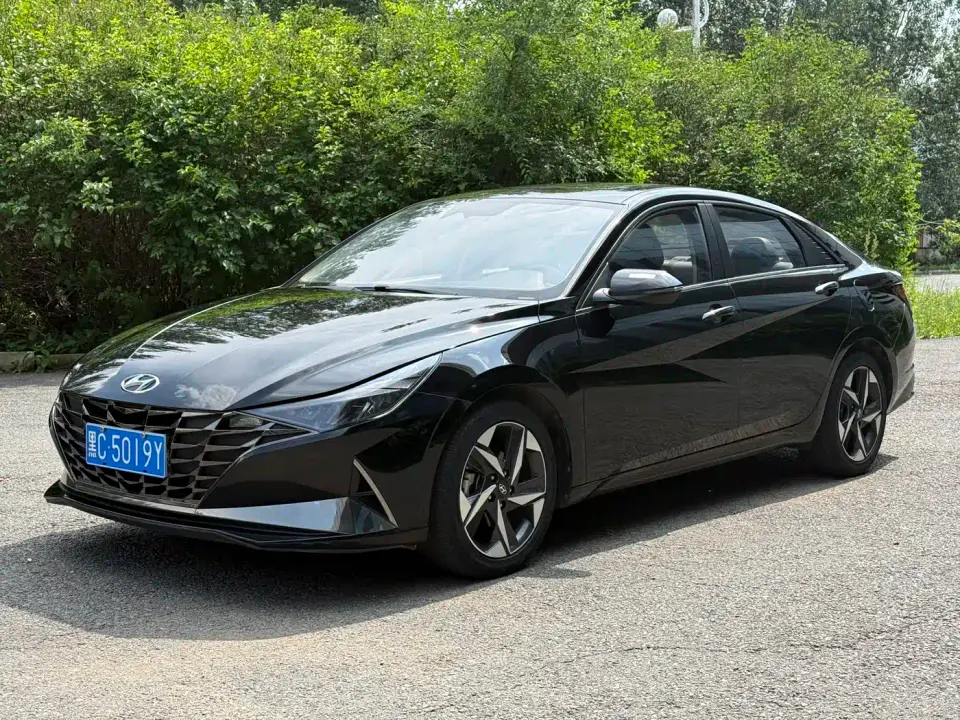 Hyundai Elantra 1.5L CVT LUX Premium Edition 2023