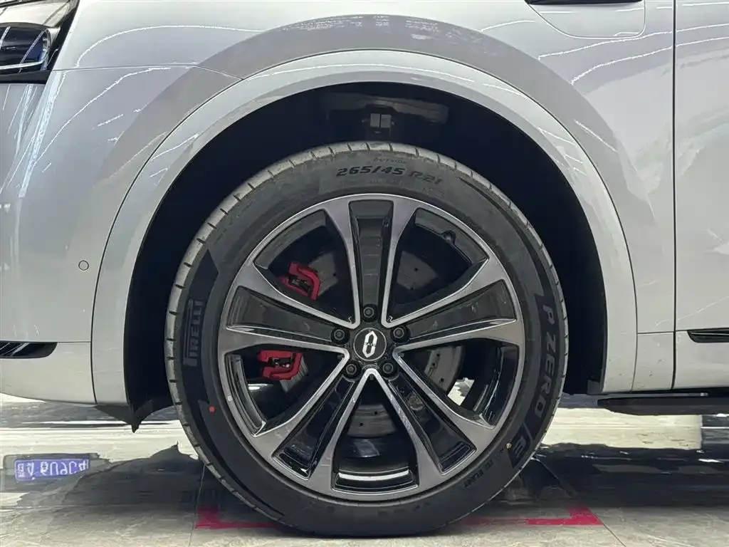 AITO Wenjie AITO M8 Model Extended Range Ultra Edition 53.4kWh 5-Seater 2025 — фото 4