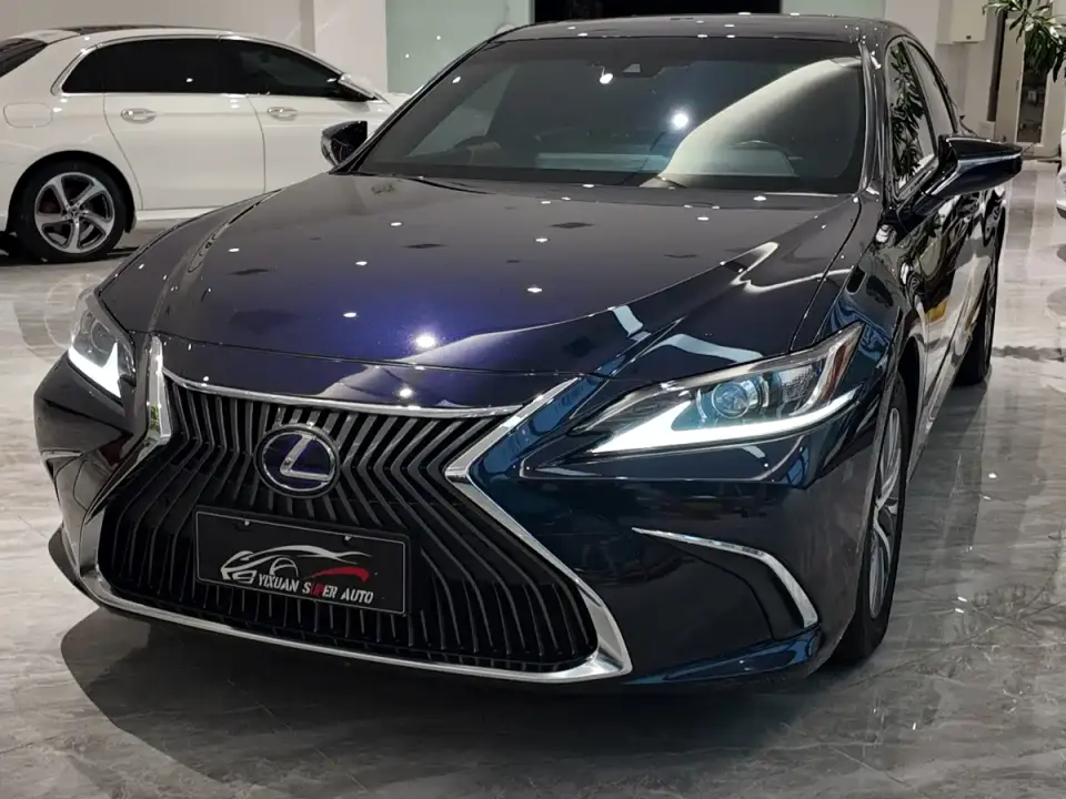 Lexus ES Model 300h Excellence Edition 2020