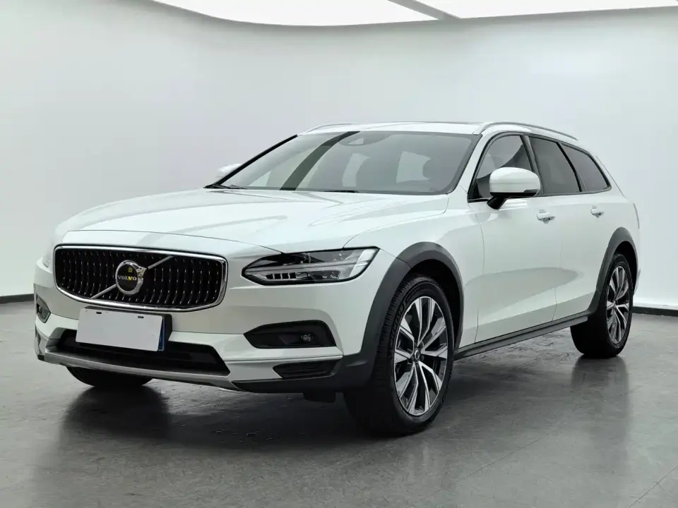 Volvo V90 Model Cross Country B5 AWD Smart Edition 2021