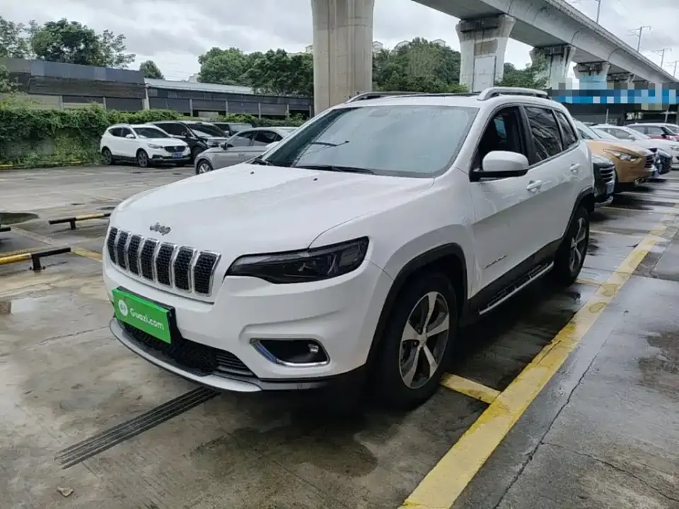 Jeep Cherokee 2.0T 2WD Leading Edition 2021
