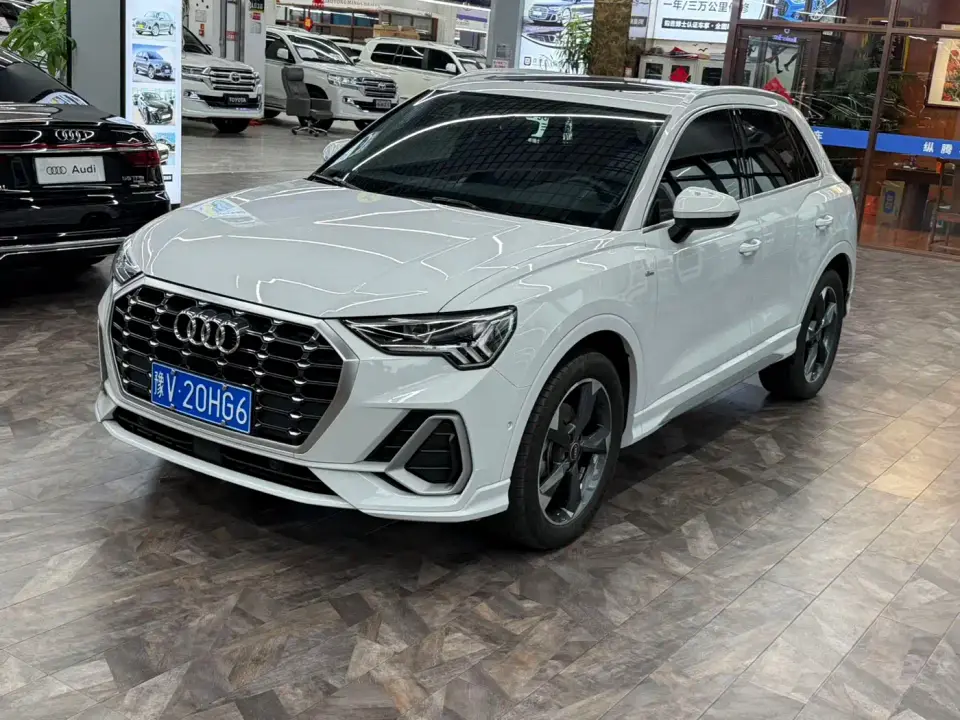 Audi Q3 35 TFSI Fashion Dynamic (1.4T) 2023