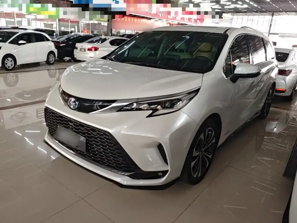 Toyota Granvia 2.5L Hybrid Noble Edition 2023
