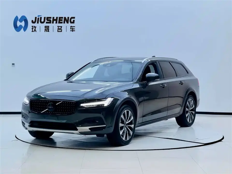 Volvo V90 Model Cross Country B5 AWD Smart Edition 2021