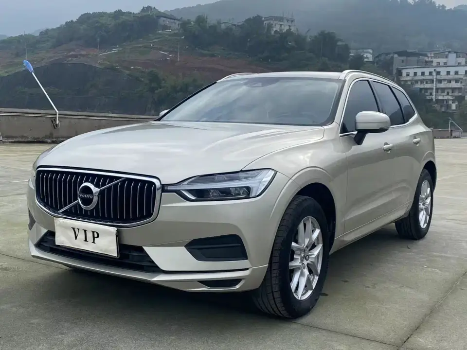 Volvo XC60 T5 4WD Intelligent Ease China VI 2019