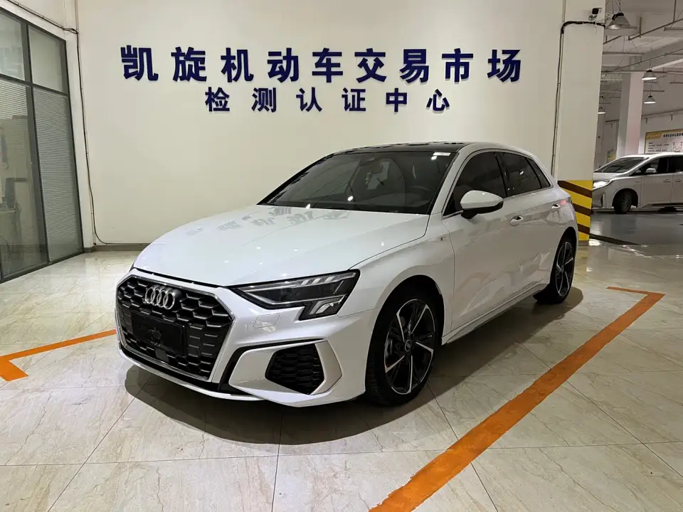 Audi A3 Facelift Sportback 35 TFSI Fashion Sport 2024