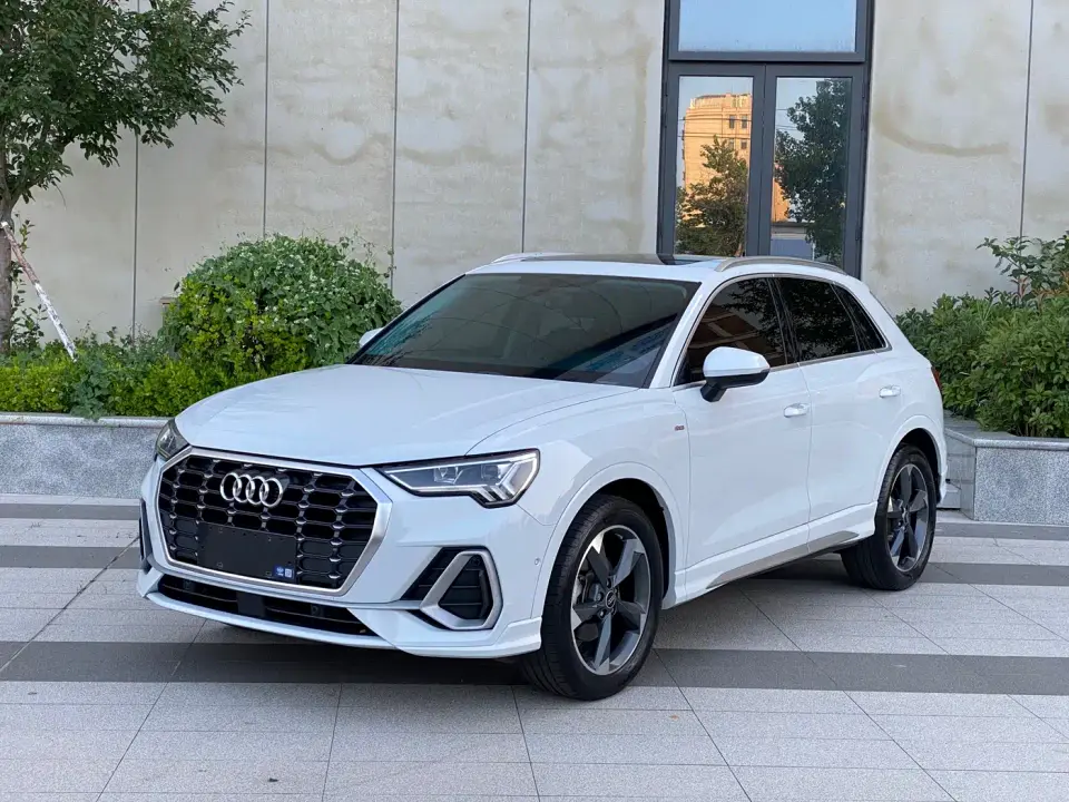 Audi Q3 35 TFSI Fashion Dynamic (1.4T) 2023