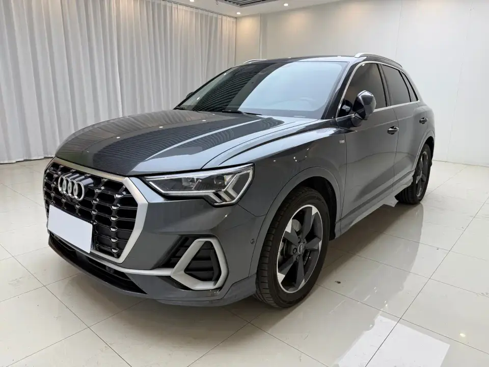 Audi Q3 35 TFSI Fashion Dynamic (1.4T) 2023